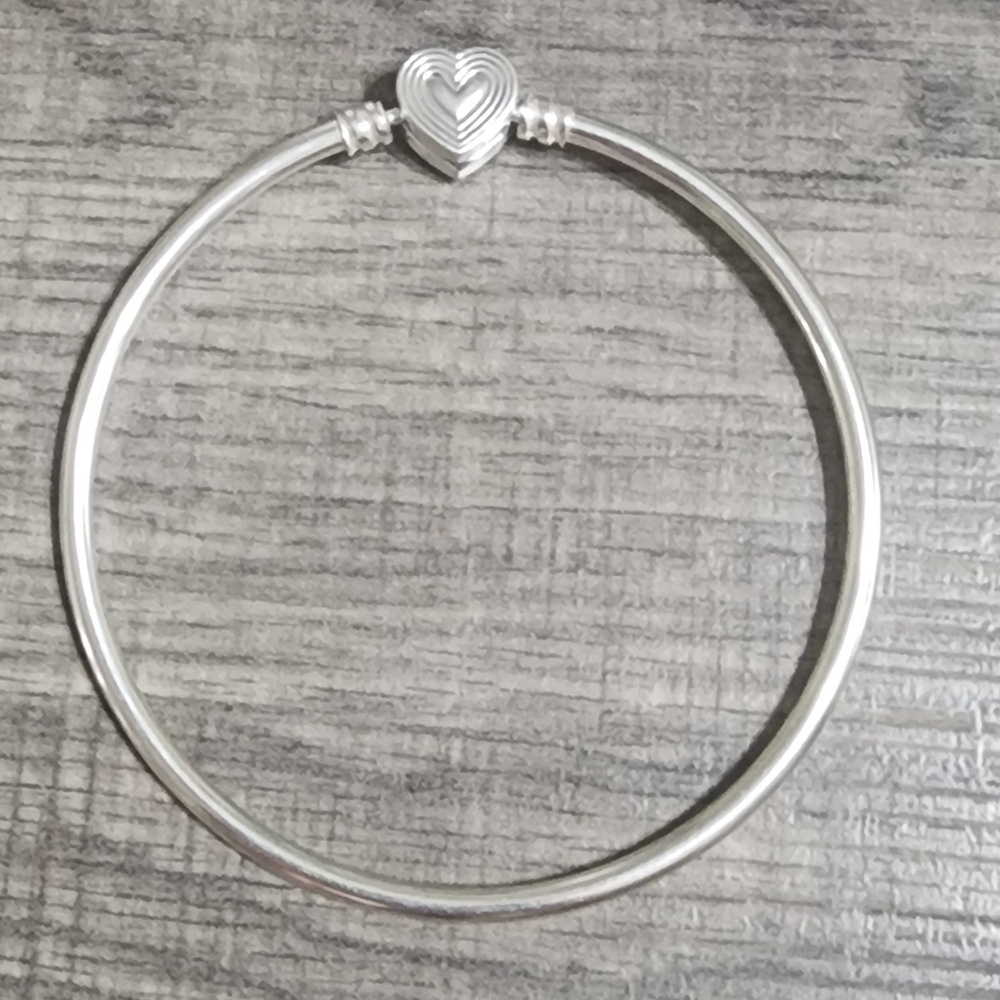 Pandora Radiating Heart Clasp Bangle Sterling silver